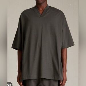 Fear Of God Essentials | Ink V-Neck T-Shirt